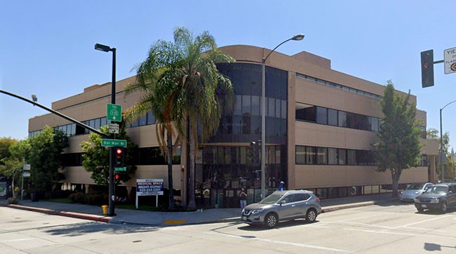 <b>Pasadena, 91105</b><br>301 S. Fair Oaks Ave